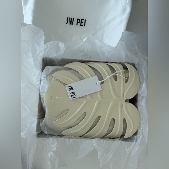 JW PEI Cecelia Leaf Shape Shoulder Bag - White - Picture 6 of 6